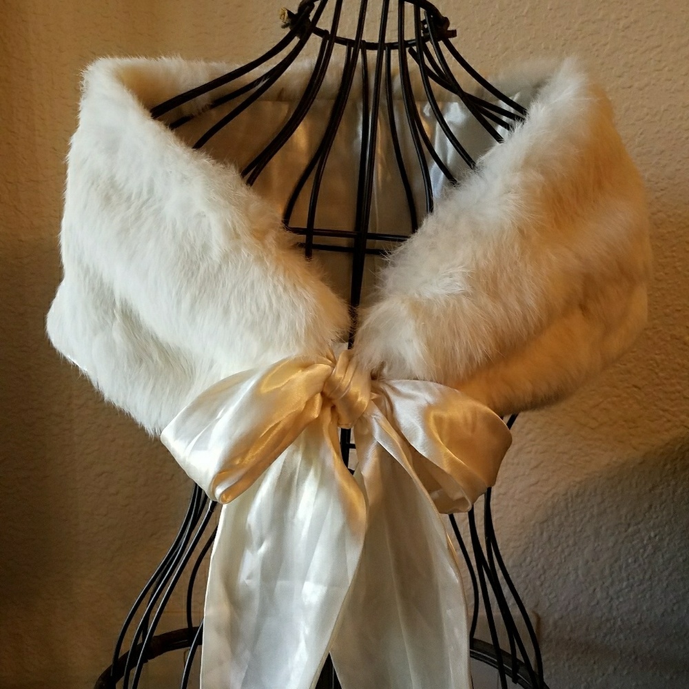 Cover shoulders vintage fur rabbit